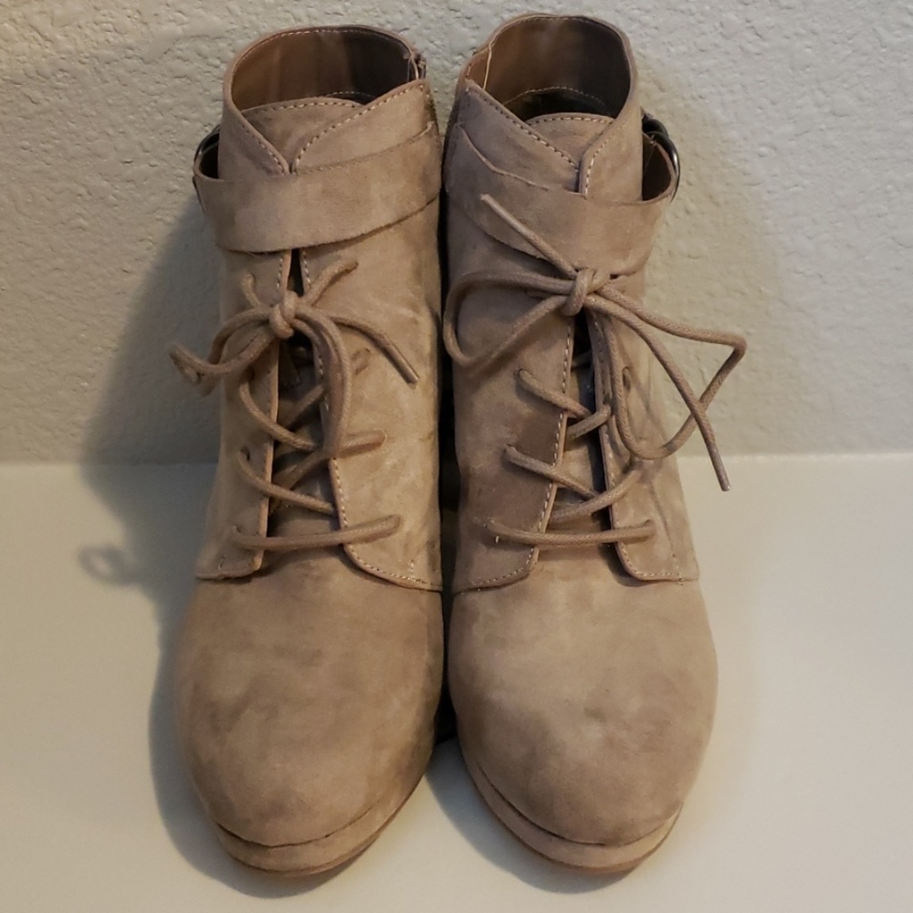 ANA Memory Foam Booties